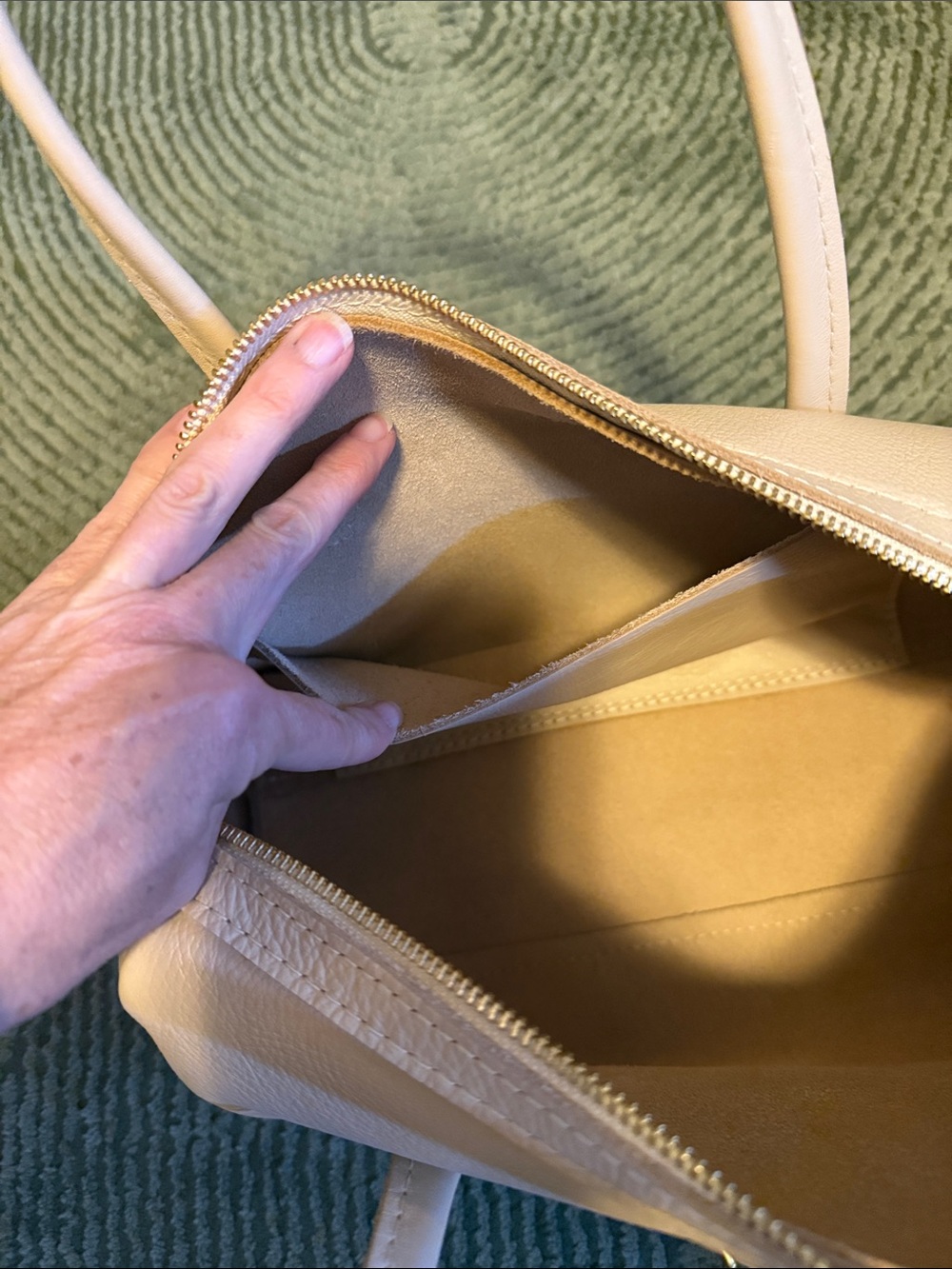 Portland Leather Good Sloan Doctor bag- oversized in color Moonflower - Picture 6 of 9